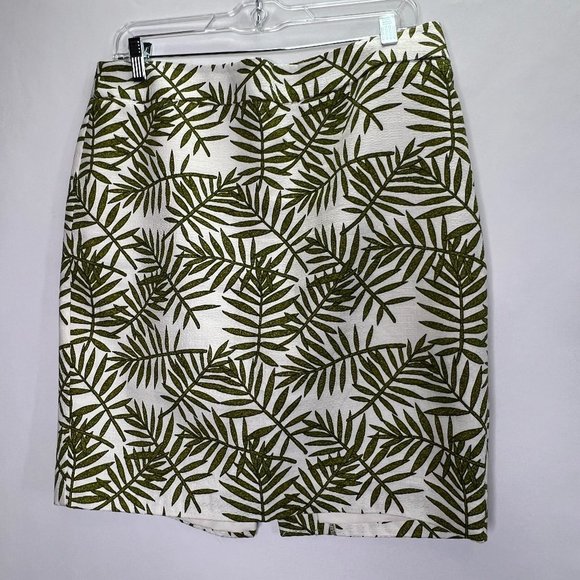 Ann Taylor Dresses & Skirts - ANN Taylor Green Leaf Lined Skirt Size 12P